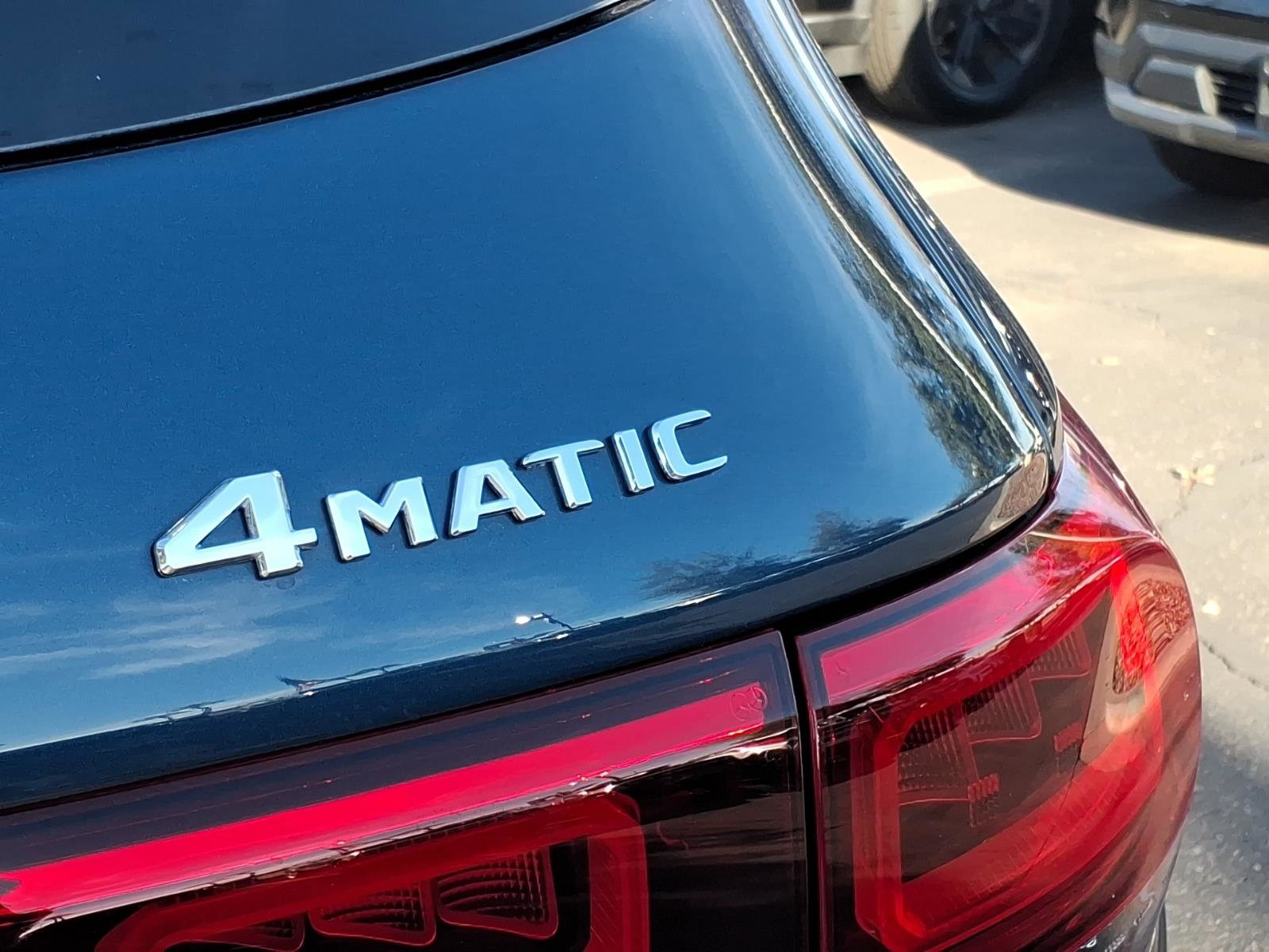 Used 2023 Mercedes-Benz GLB 250 4MATIC image 10
