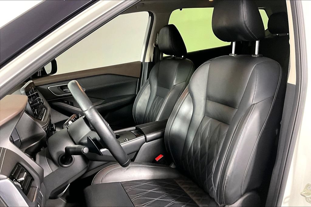 Used 2023 Nissan Rogue Platinum FWD image 25