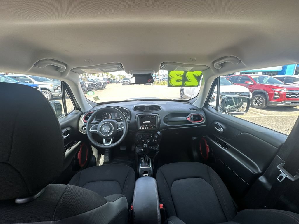 Used 2023 Jeep Renegade Trailhawk AWD/4WD image 19