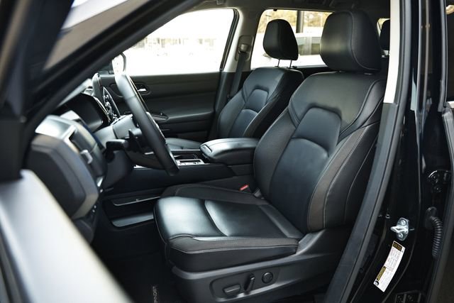 Used 2025 Nissan Pathfinder SL image 20
