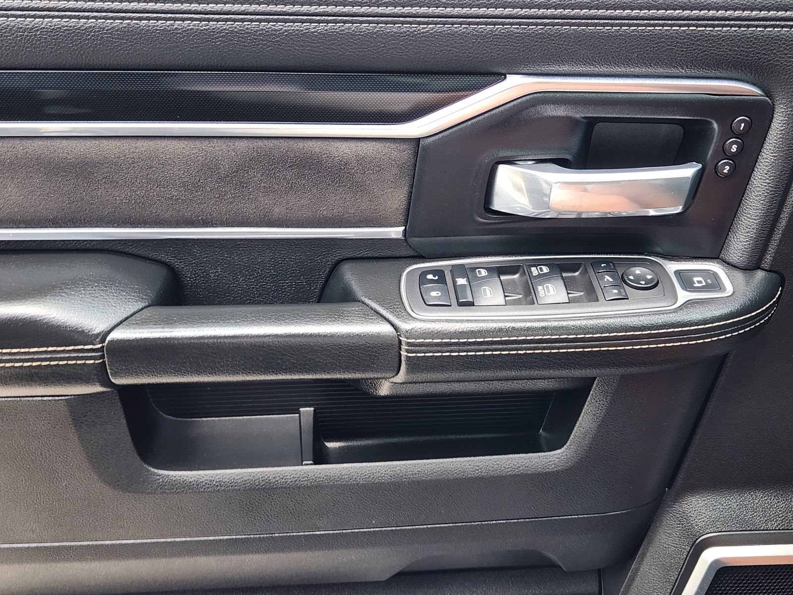 Used 2022 RAM 3500 Laramie w/ Night Edition AWD/4WD image 25