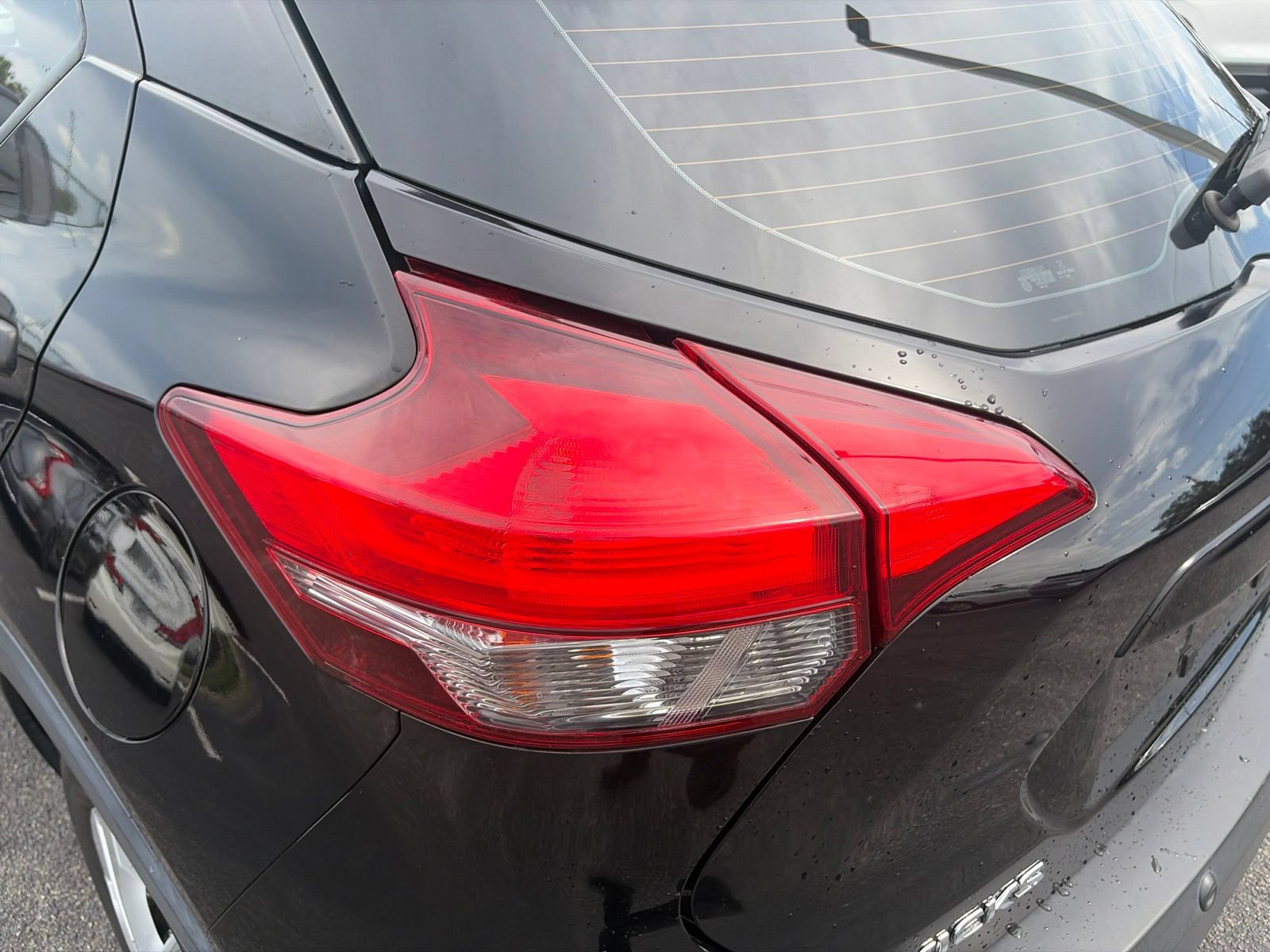 Used 2020 Nissan Kicks S FWD image 16