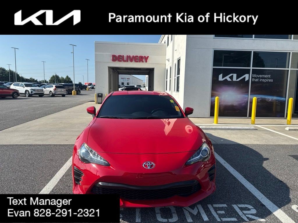 Used 2017 Toyota 86 RWD image 2