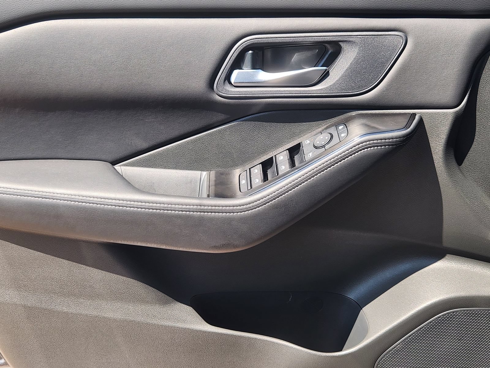 New 2026 Nissan Rogue SV FWD image 21