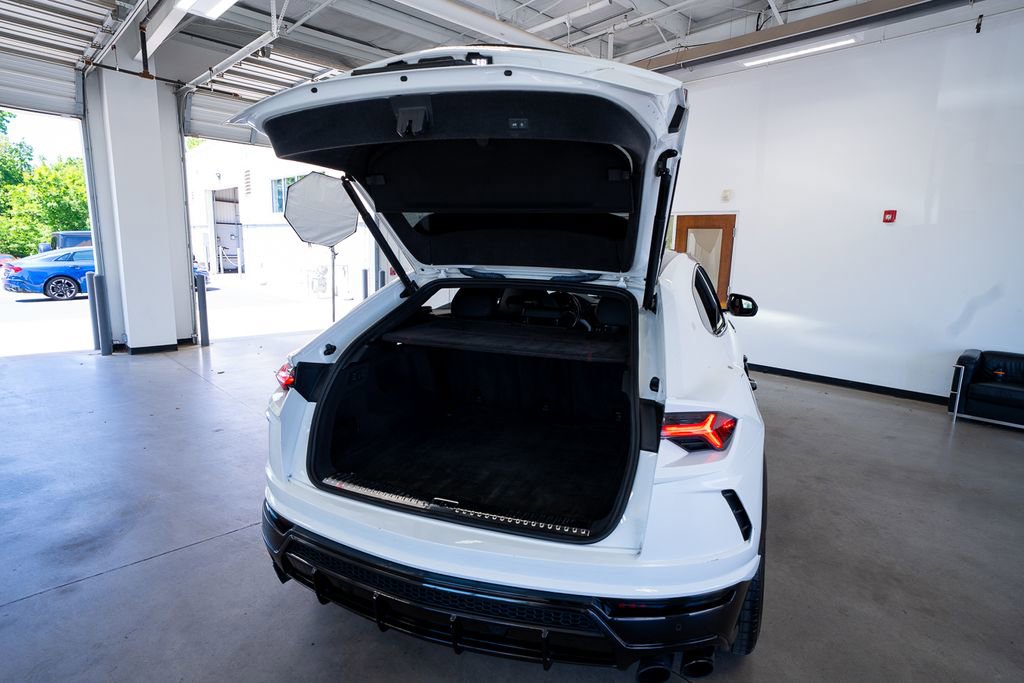 Used 2022 Lamborghini Urus AWD/4WD image 58