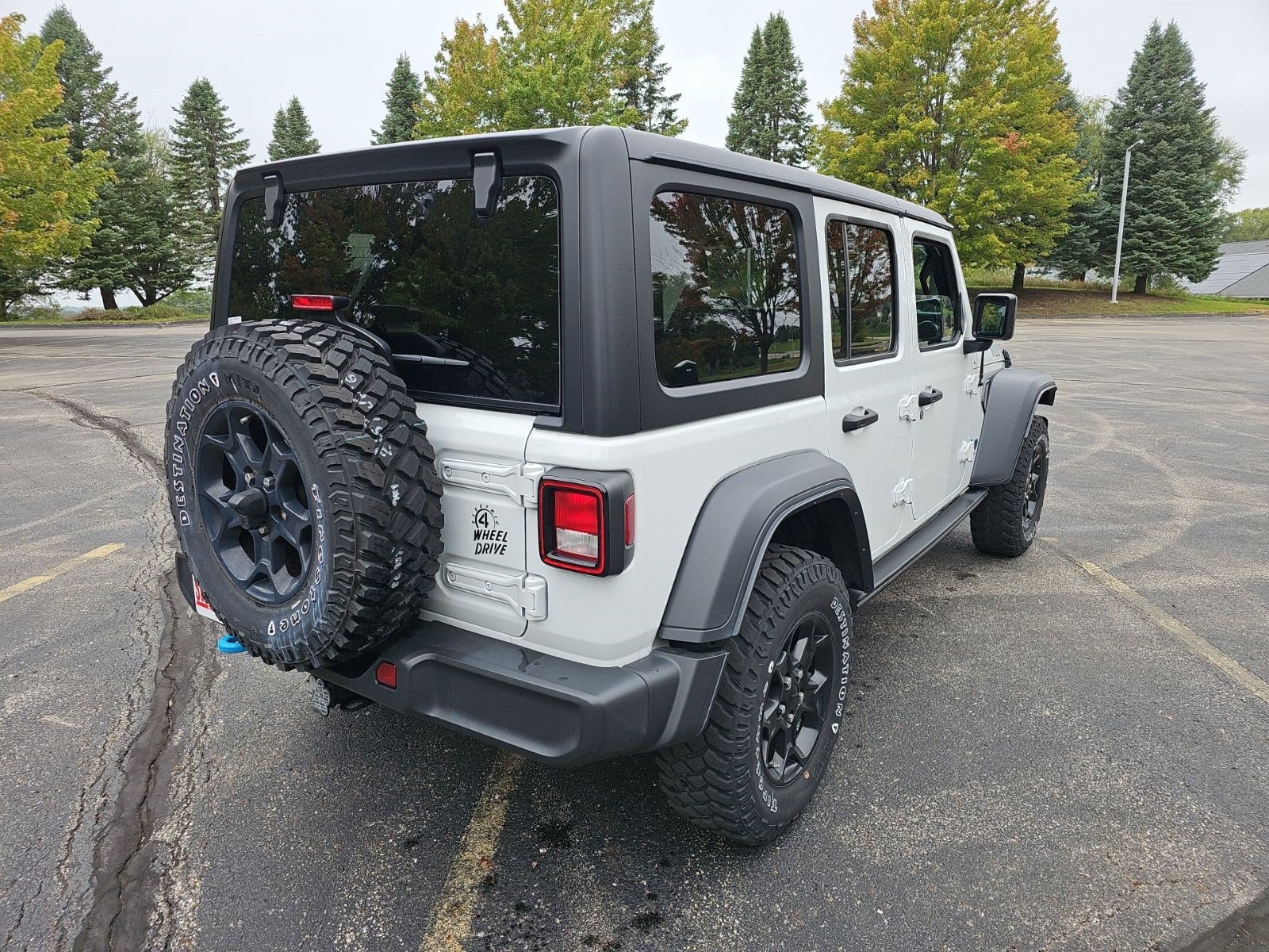 Used 2023 Jeep Wrangler Unlimited w/ Cold Weather Group AWD/4WD image 6