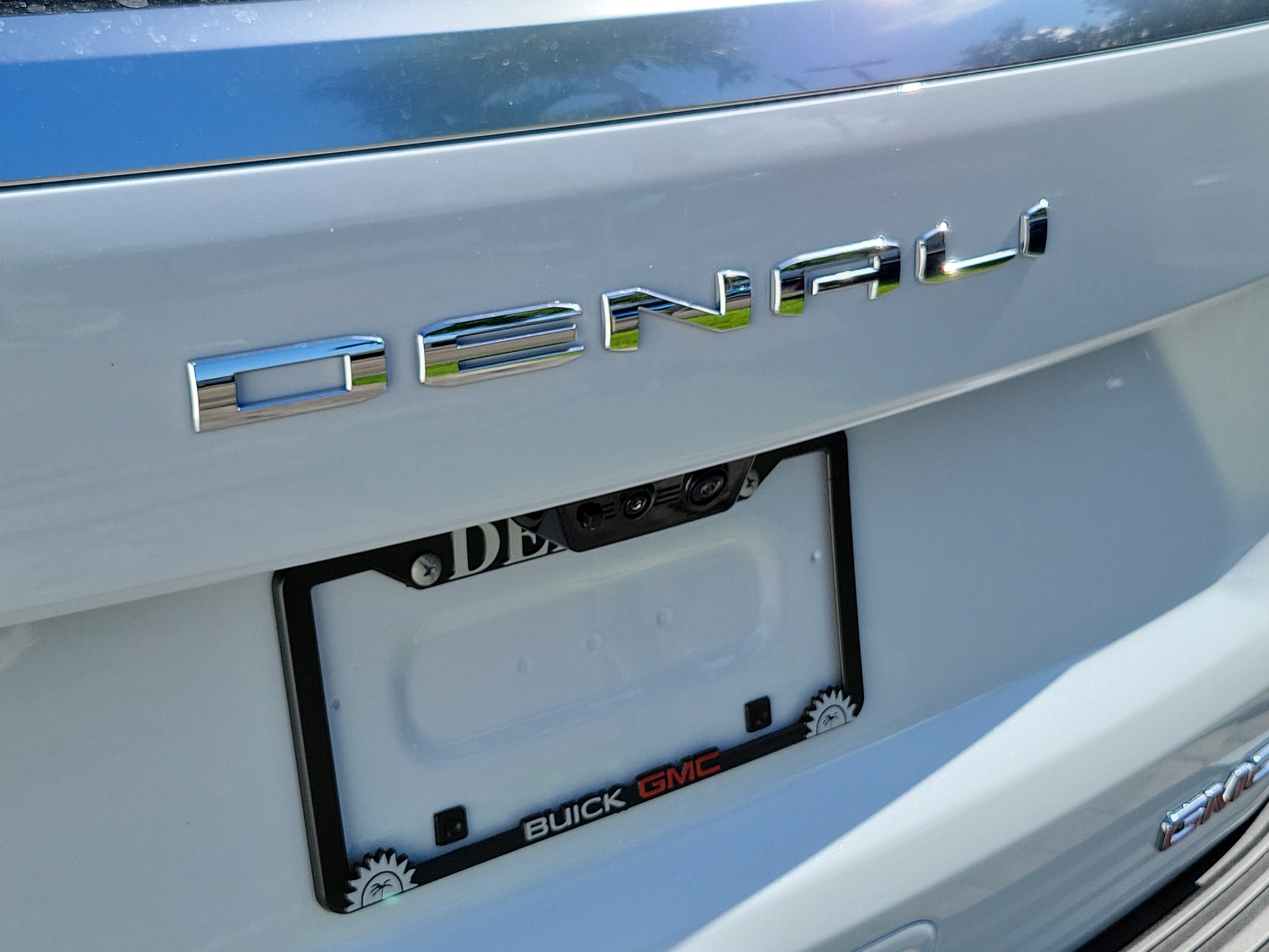 New 2026 GMC Yukon XL Denali w/ Denali Reserve Package AWD/4WD image 8
