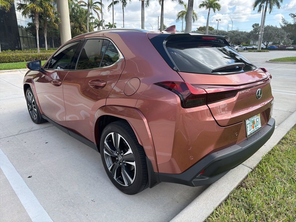 Used 2025 Lexus UX 300h UX 300h Premium w/ Accessory Package (Z2) image 11