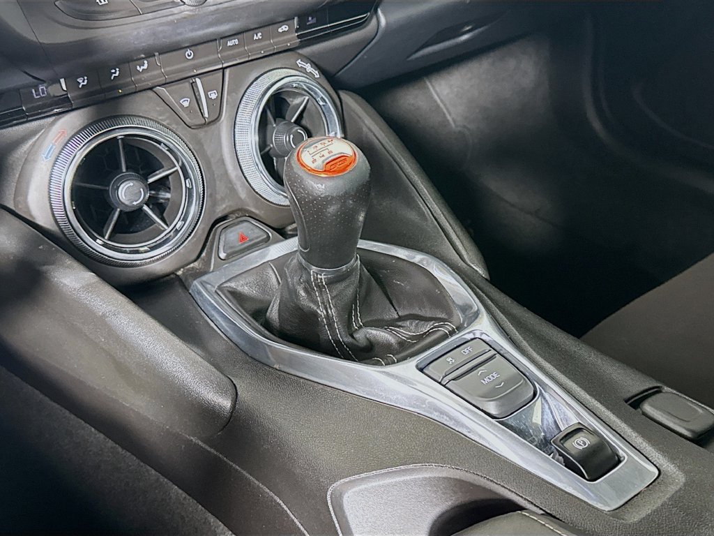 Used 2016 Chevrolet Camaro SS RWD image 19