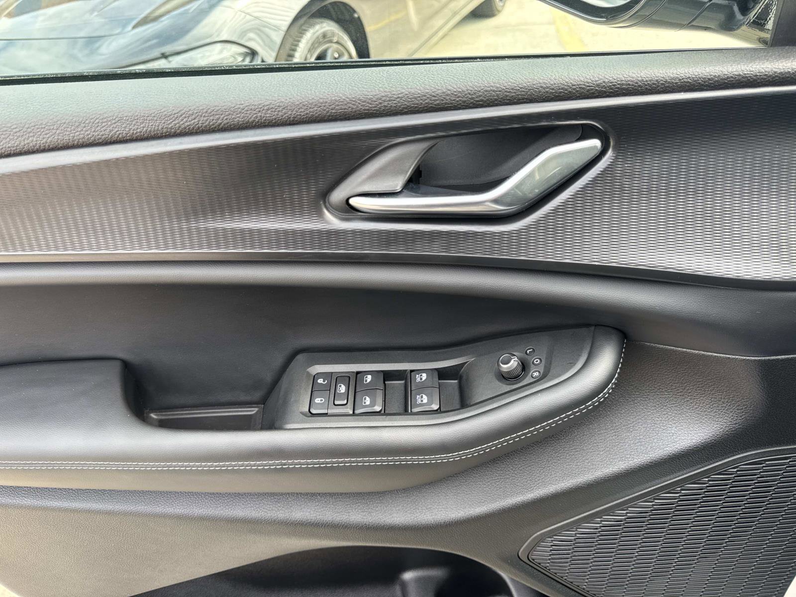 Used 2025 Jeep Grand Cherokee L Altitude image 19