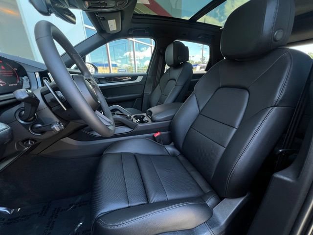 Used 2025 Porsche Cayenne E-Hybrid AWD/4WD image 27