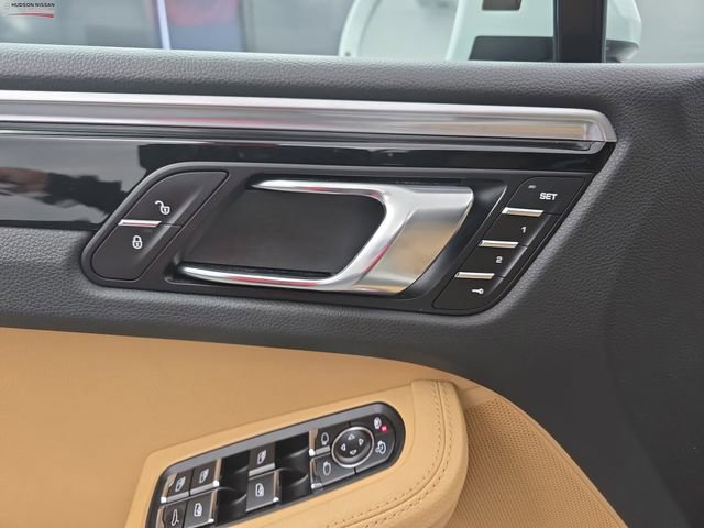 Used 2018 Porsche Macan S image 26
