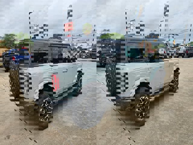 Used 2023 Ford Bronco Outer Banks AWD/4WD image 6