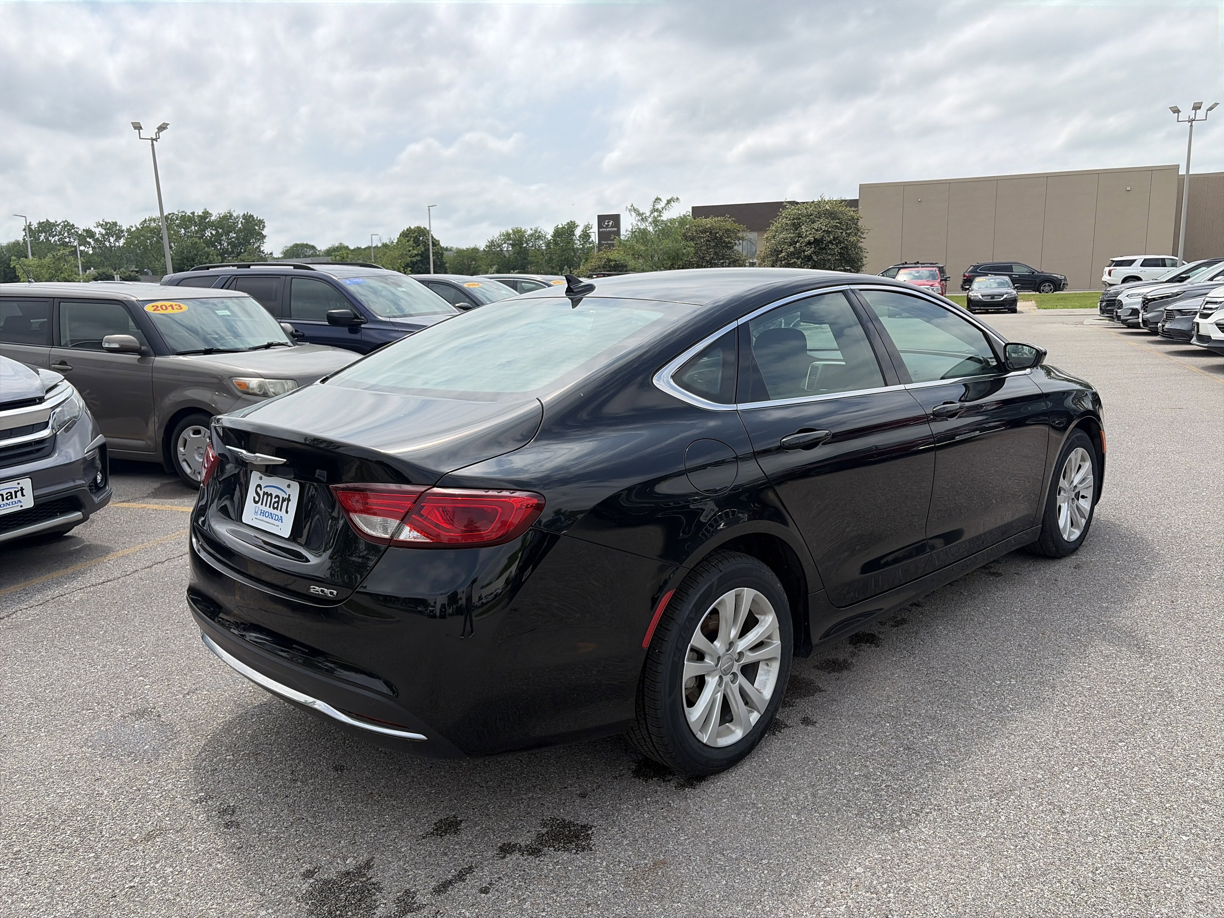 Used 2015 Chrysler 200 Limited w/ Convenience Group FWD image 5