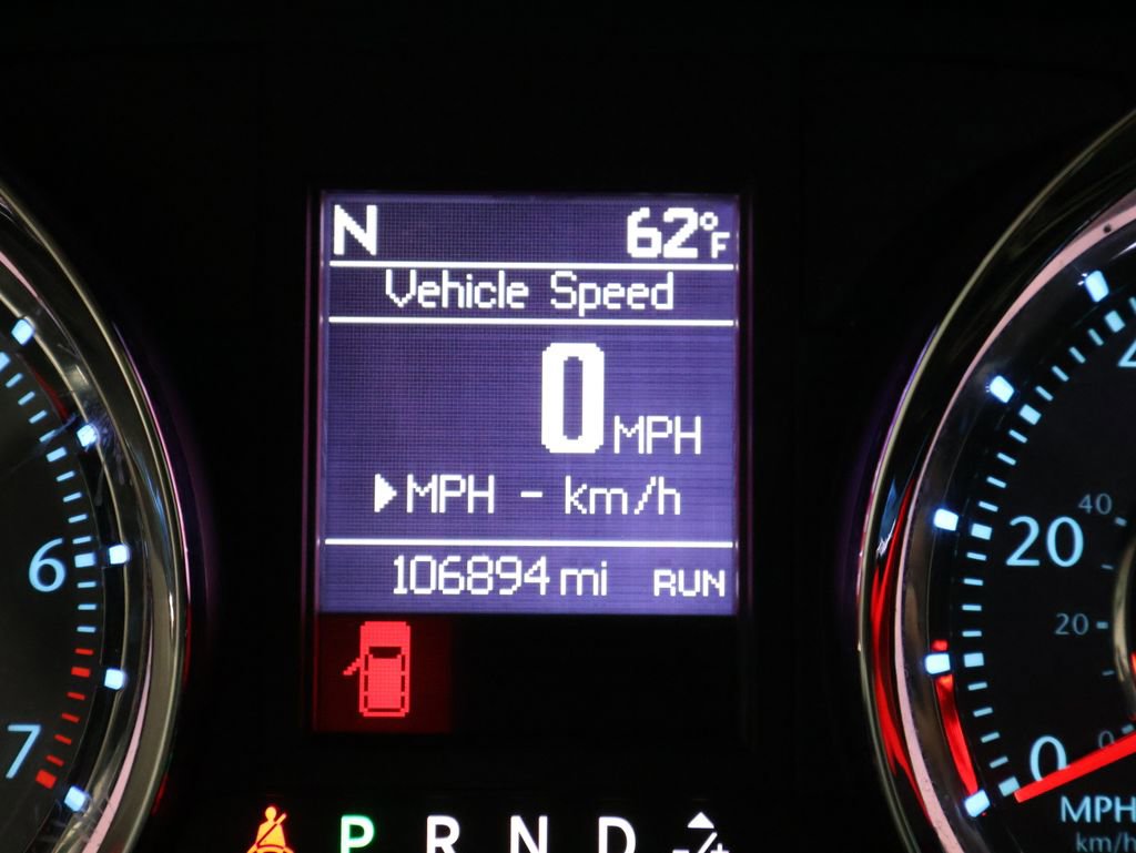 Used 2013 Chrysler Town & Country Touring image 35