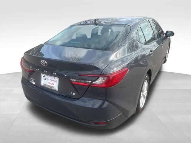 Used 2025 Toyota Camry LE image 5