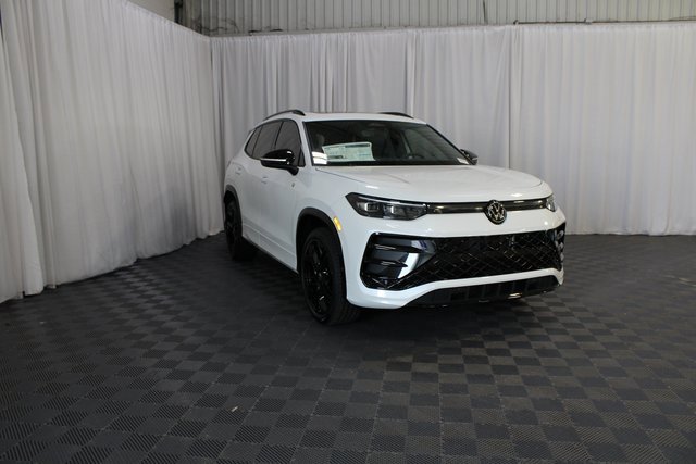 New 2025 Volkswagen Tiguan SE R-Line image 28