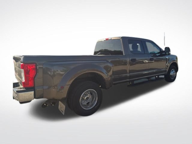 Used 2017 Ford F350 XLT w/ XLT Value Package RWD image 3