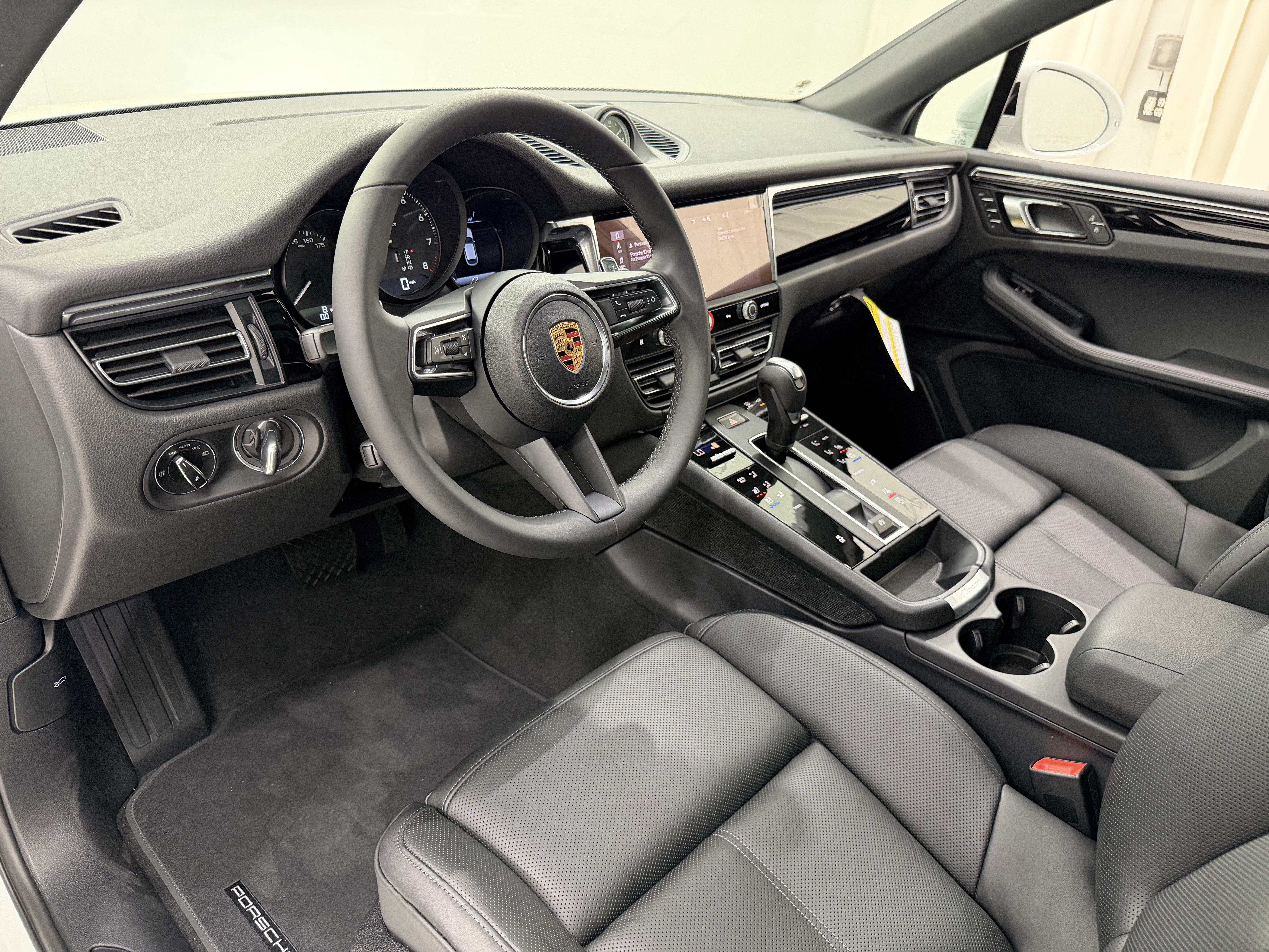 New 2026 Porsche Macan AWD/4WD image 26