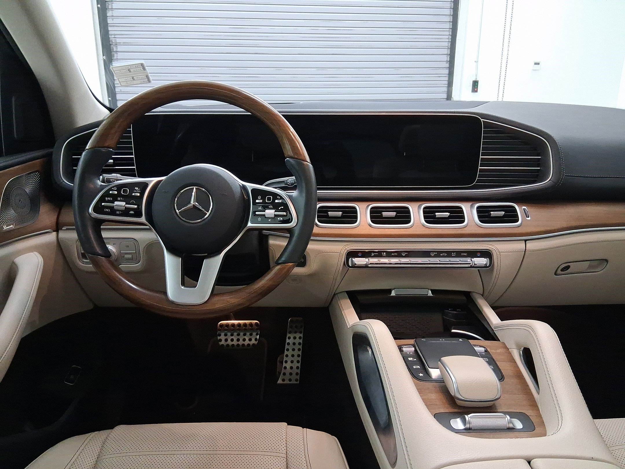 Used 2022 Mercedes-Benz GLS 450 4MATIC image 4