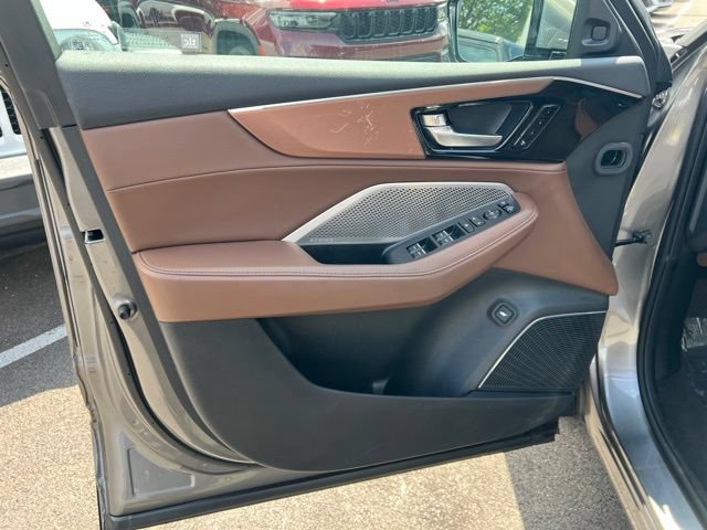 Used 2023 Acura MDX SH-AWD w/ Technology Package image 4