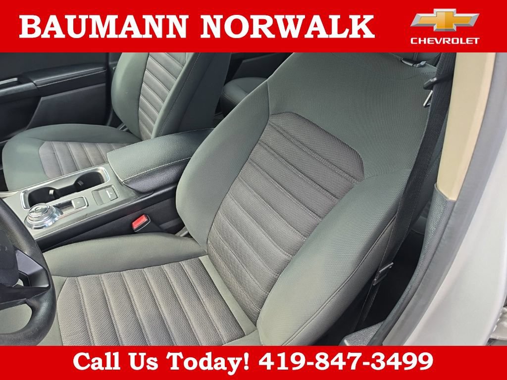 Used 2017 Ford Fusion SE w/ Fusion SE Technology Package FWD image 32