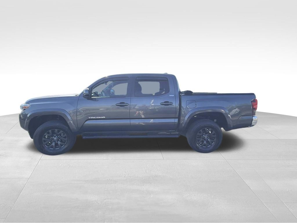 Used 2020 Toyota Tacoma SR5 AWD/4WD image 5