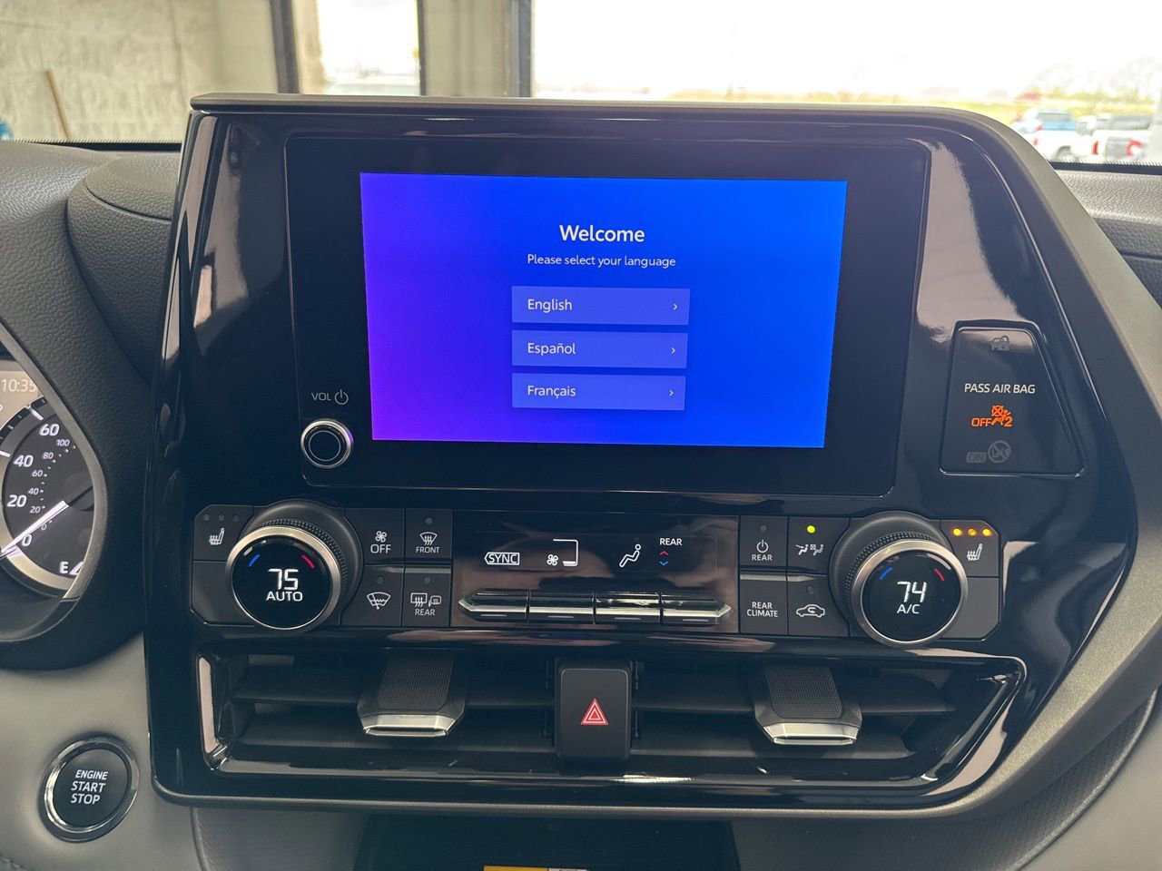 Used 2023 Toyota Highlander XLE image 26