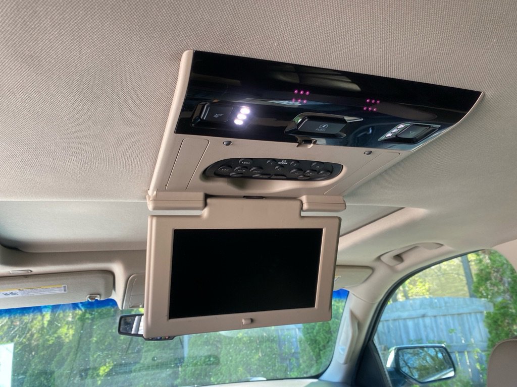 Used 2020 Chevrolet Suburban Premier AWD/4WD image 21