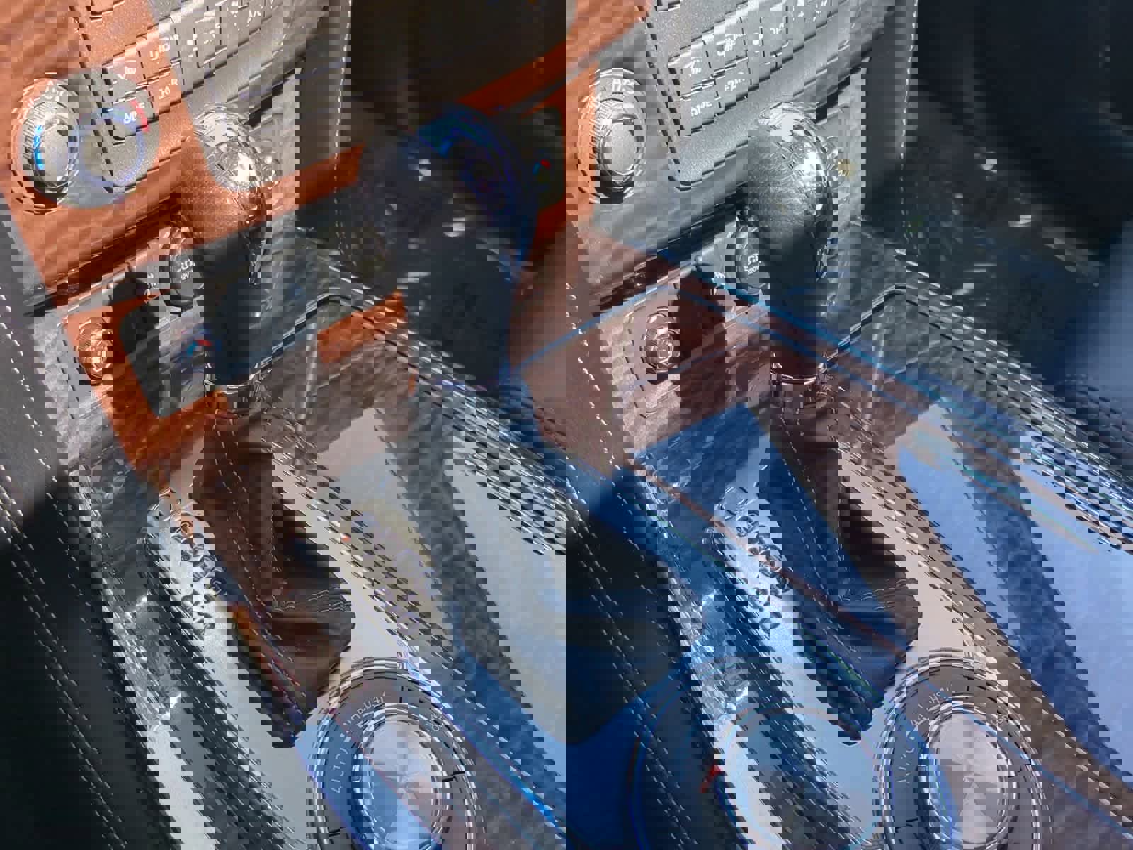 Used 2017 Nissan Armada Platinum image 33