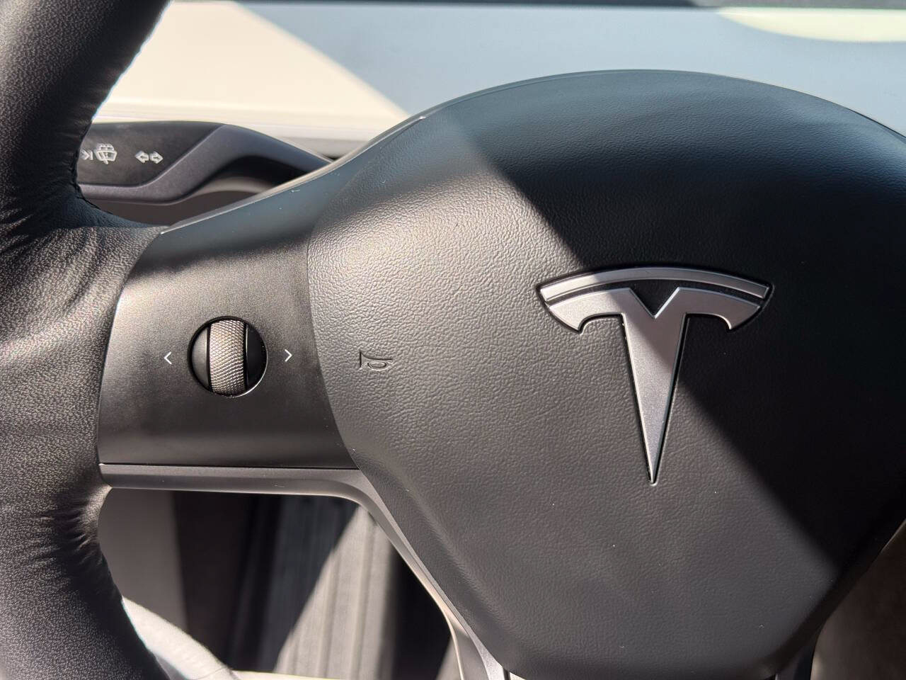 Used 2022 Tesla Model Y Performance AWD/4WD image 13