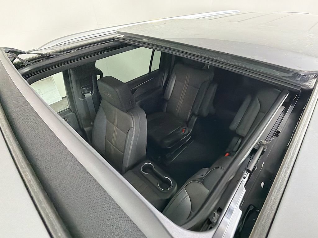 New 2026 Chevrolet Suburban High Country AWD/4WD image 14