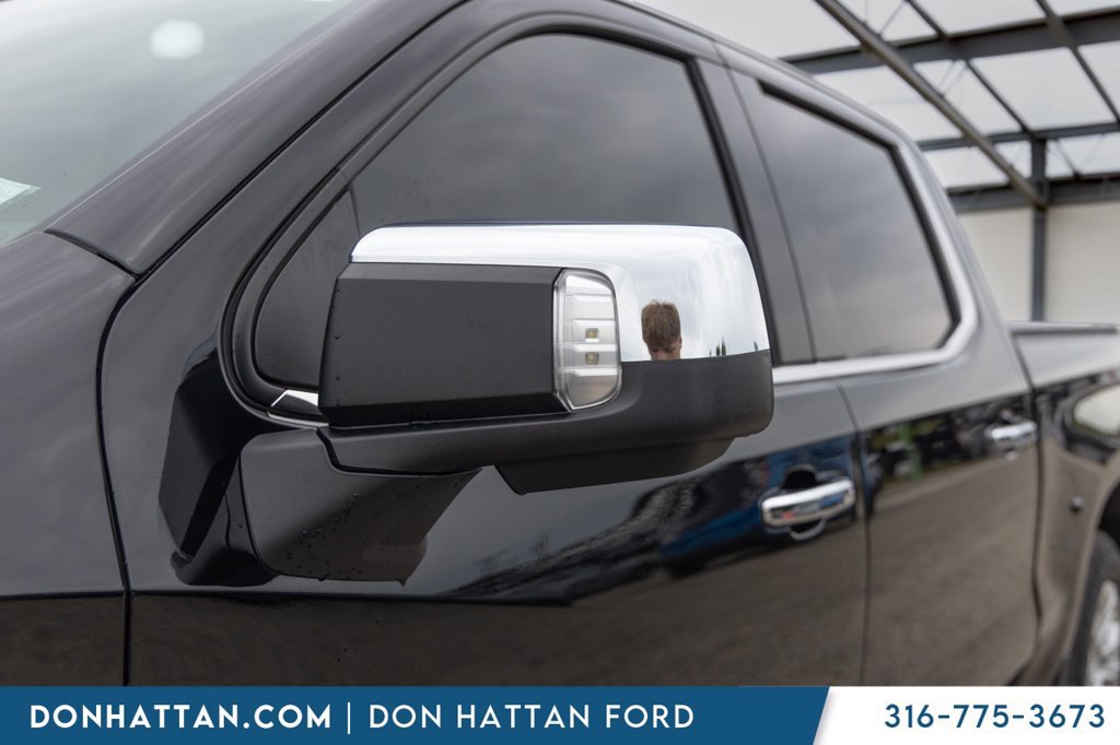 Used 2025 Chevrolet Silverado 1500 LTZ AWD/4WD image 32