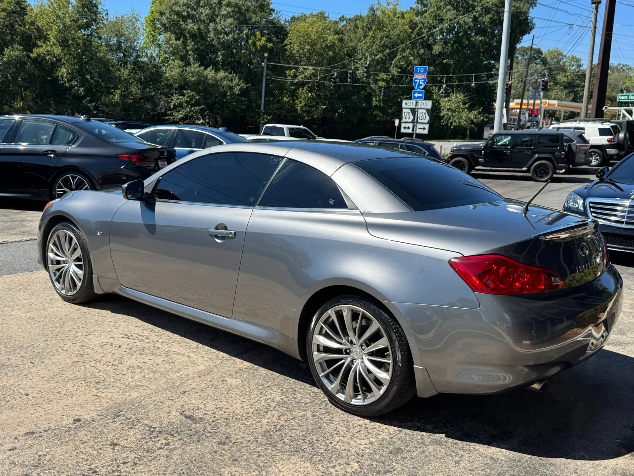 Used 2015 INFINITI Q60 Convertible w/ Premium Package RWD image 5