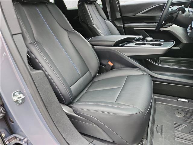 Used 2025 Cadillac Lyriq Luxury w/ LPO, Floor Liner Package RWD image 20