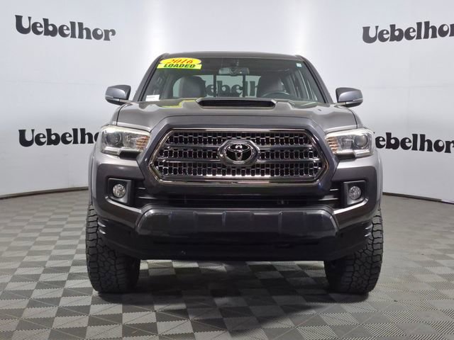 Used 2016 Toyota Tacoma TRD Sport AWD/4WD image 2