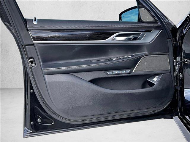 Used 2017 BMW 750i RWD image 18