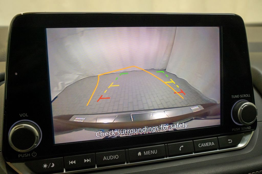 Certified 2025 Nissan Rogue SV image 14