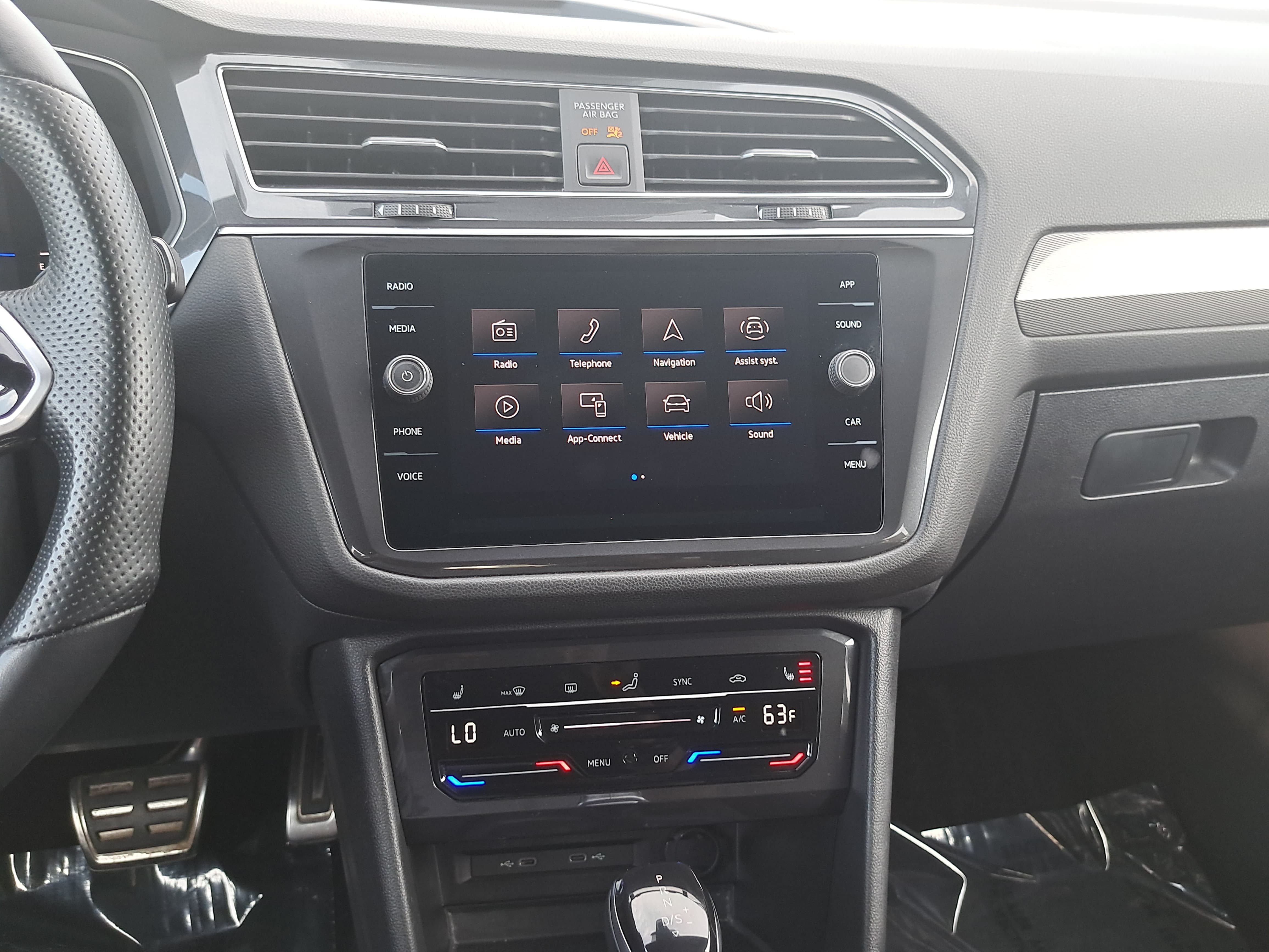 Used 2023 Volkswagen Tiguan SE R-Line FWD image 20