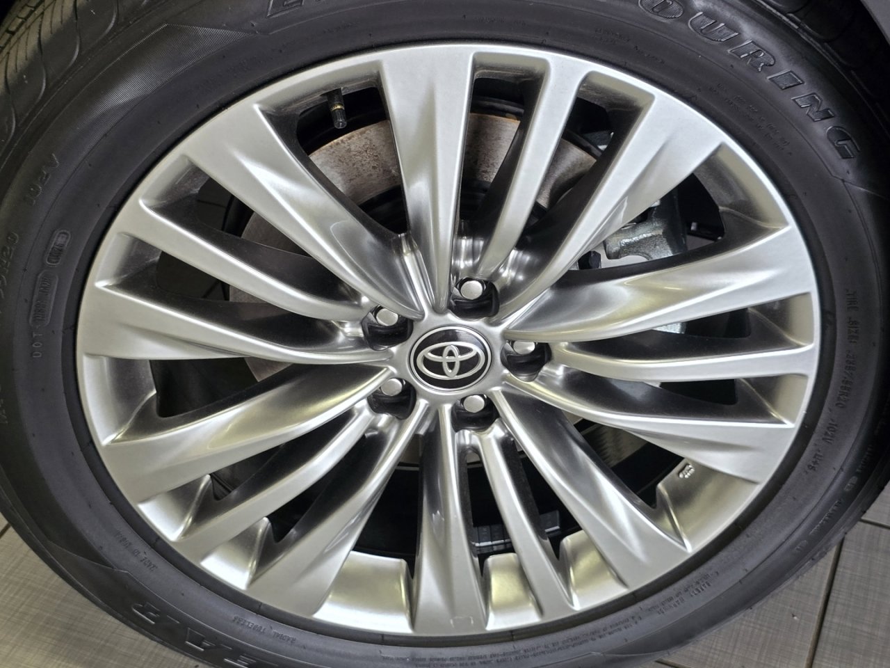 New 2026 Toyota Highlander Platinum AWD/4WD image 11