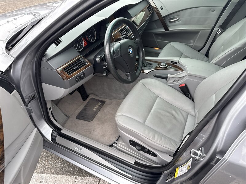 Used 2007 BMW 525i Sedan RWD image 12