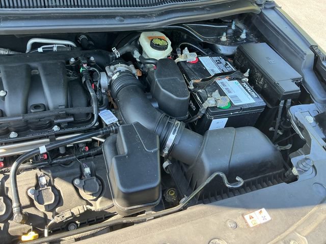 Used 2018 Ford Explorer XLT w/ Equipment Group 201A AWD/4WD image 19