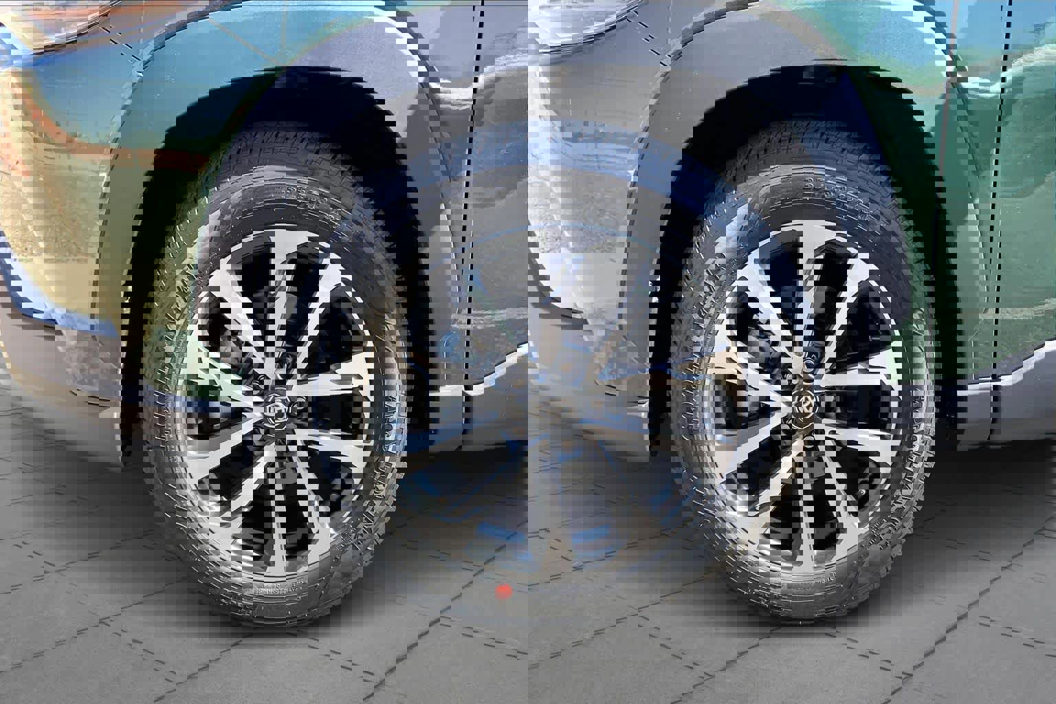 Used 2025 Toyota Corolla Cross XLE w/ Convenience Package image 10