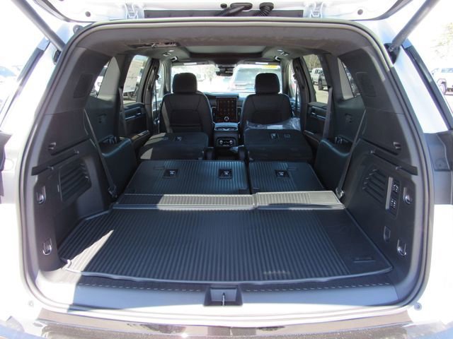 New 2026 GMC Acadia Denali Ultimate w/ LPO, Floor Liner Package AWD/4WD image 36