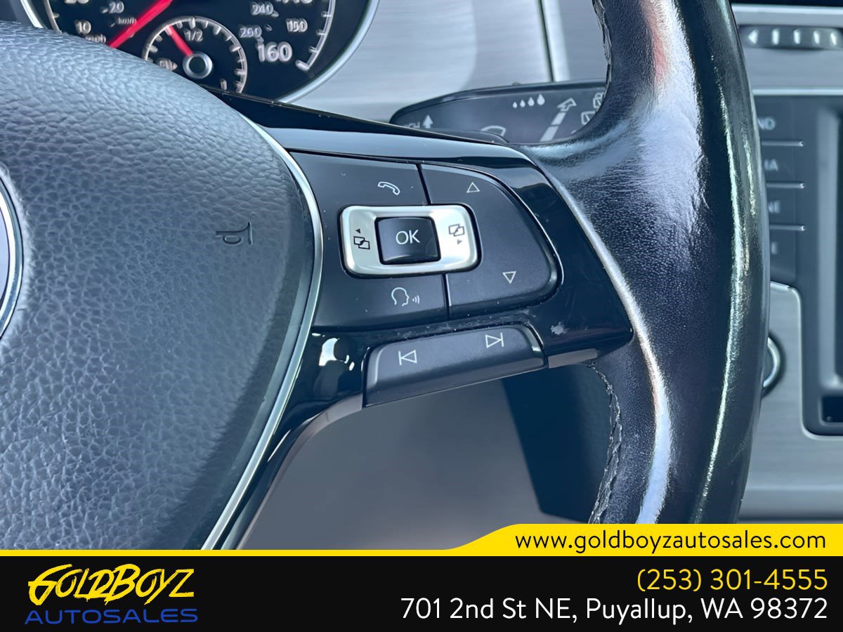 Used 2017 Volkswagen Golf SE image 25