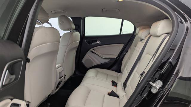 Used 2015 Mercedes-Benz GLA 250 4MATIC image 17