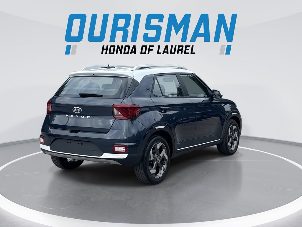 Used 2023 Hyundai Venue Limited FWD image 8