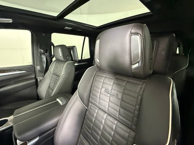 Certified 2025 Cadillac Escalade Sport Platinum w/ LPO, ONYX Package AWD/4WD image 13