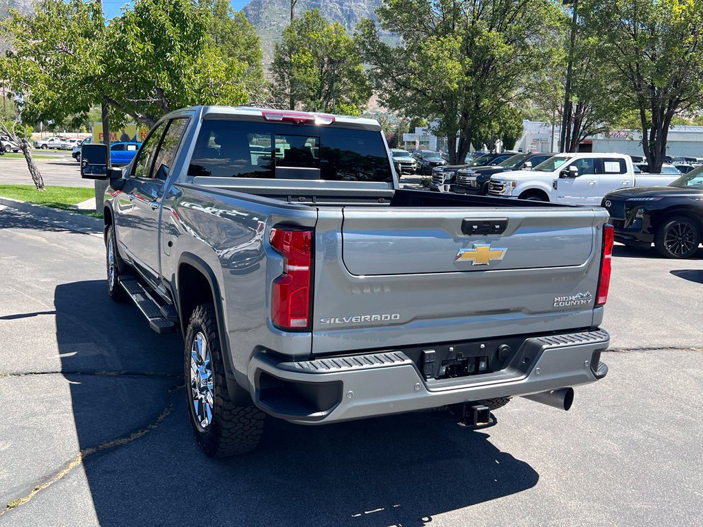 Used 2024 Chevrolet Silverado 3500 High Country w/ High Country Premium Package AWD/4WD image 11