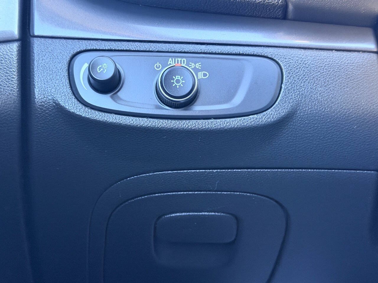 Used 2019 Buick Encore Preferred FWD image 37